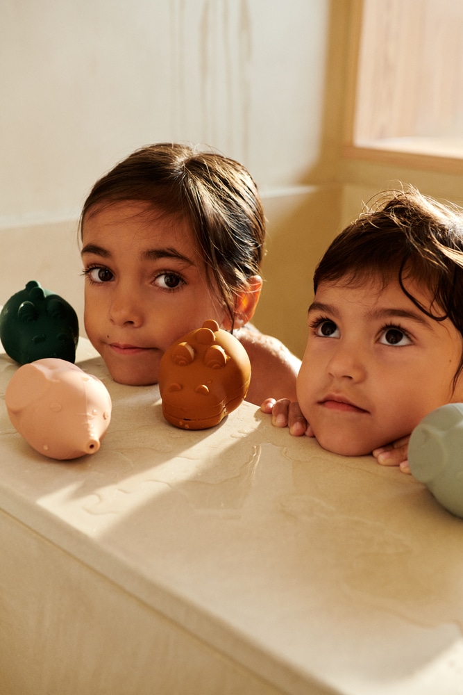 Wijs west Liewood Liewood Carolina Squeezy Toy 4-Pack Dove Blue Multi Mix 5715493377892 Liewood AW24 Speelgoed & Spellen Waterspeelgoed