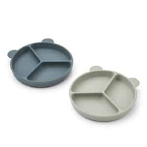 Wijs west Liewood Liewood Stacy Divider Suction Plate 2-Pack Whale Blue / Dove Blue 5715493376840 Liewood AW24 Verzorging Eten & Drinken
