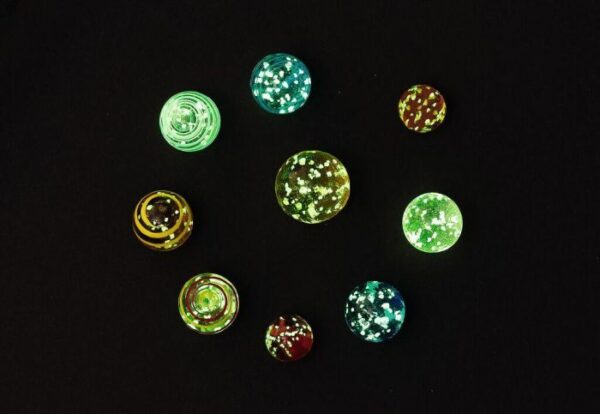 Knikkerset planeten glow in the dark
