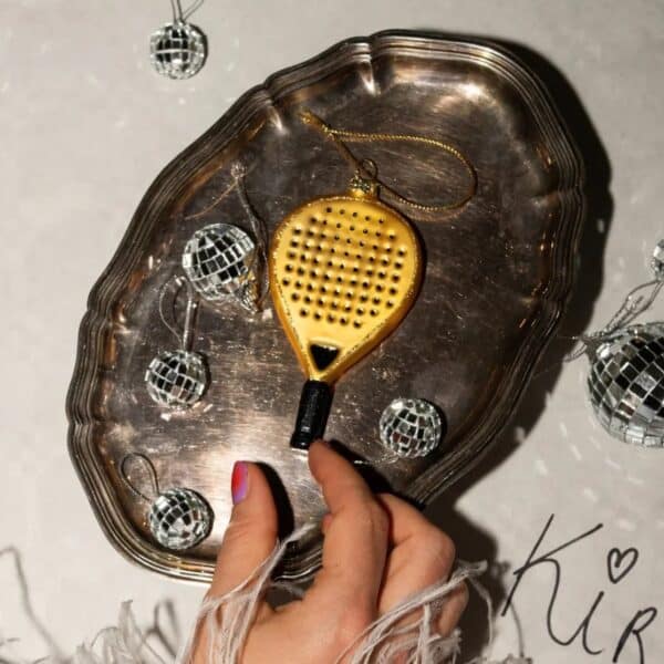 Yup in de boom Yup in de Boom Padelracket Goud Kerstbal 8721008354149 Yup 2024 Home & Living Feest Kerst Wijs west