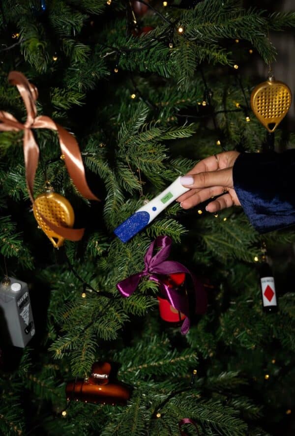 Yup in de boom Yup in de Boom Zwangerschapstest Kerstbal 8721008354095 Yup 2024 Home & Living Feest Kerst Wijs west