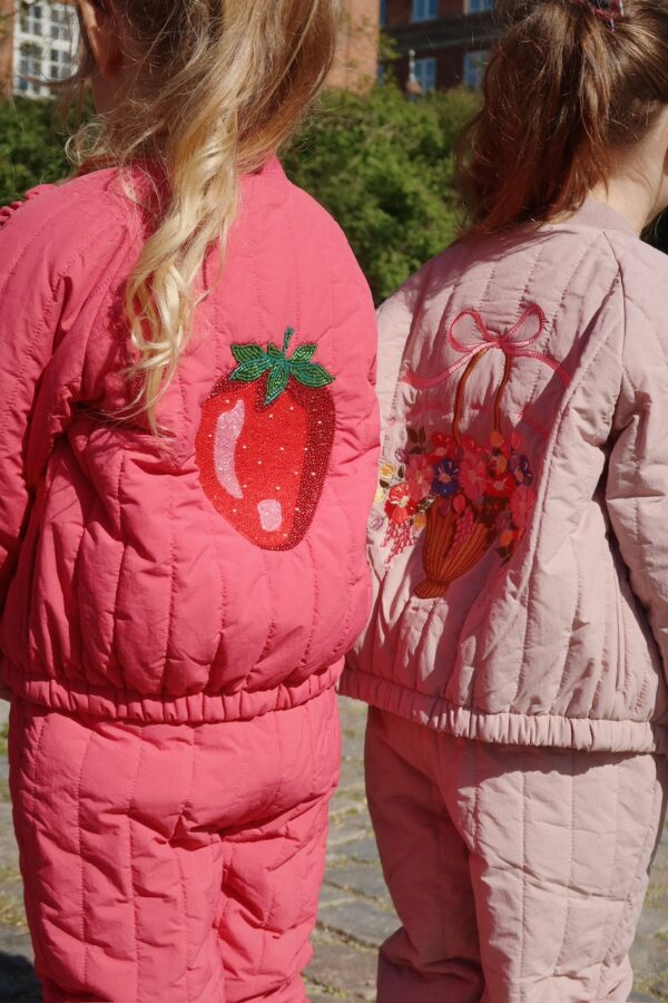 Konges Sløjd Konges Sløjd Juno Sparkle Bomber Jacket Raspberry Wine 5715681009246 Konges SS25 Kleding & Accessoires Jassen  Wijs west