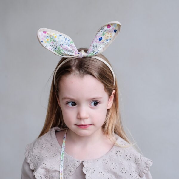 Mimi & Lula Mimi & Lula Floral Bunny Ears 5060925059724 Mimi SS25 Verzorging Haaraccessoires  Wijs west