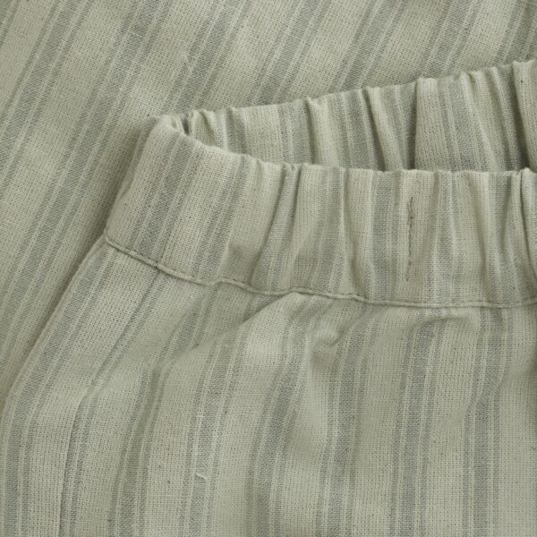 Huttelihut Huttelihut Shorts YD Stripe Desert Sage 5713438281860 Huttelihut SS25 Kleding & Accessoires Broeken Korte Broeken Wijs west