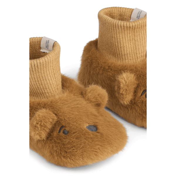 Liewood Liewood Beth Bear Plush Slipper Golden Caramel 5715493480172 AW25 Liewood Kleding & Accessoires Schoenen Slofjes Wijs west