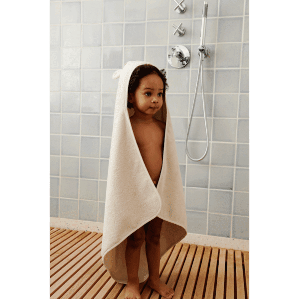Liewood Liewood Albert Polarbear Hooded Towel Sandy 5715493492267 Liewood Verzorging Wassen & meer  Wijs west