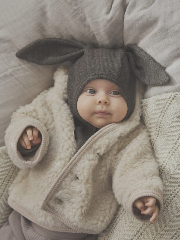 Huttelihut Huttelihut Pram Suit Wool Teddy w. Lin. Cement 5713438502842 Huttel AW25 Kleding & Accessoires Jassen  Wijs west