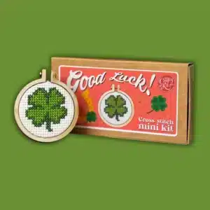 Mini Lucifersdoosje Borduur Kit - Good Luck!
