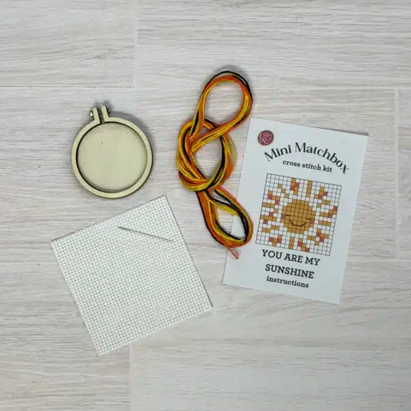 Mini Lucifersdoosje Borduur Kit - You are My Sunshine