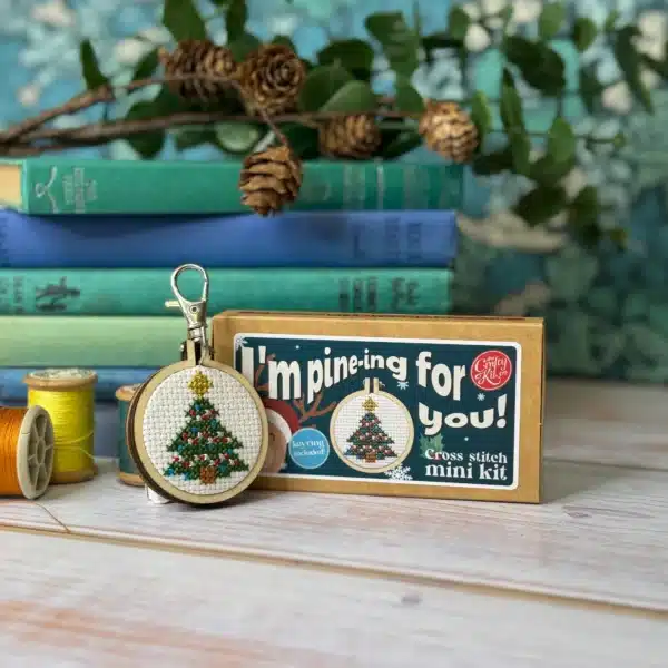 Mini Lucifersdoosje Borduur Kit - I'm Pine-ing For You!