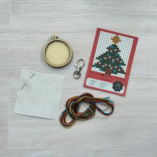 Mini Lucifersdoosje Borduur Kit - I'm Pine-ing For You!