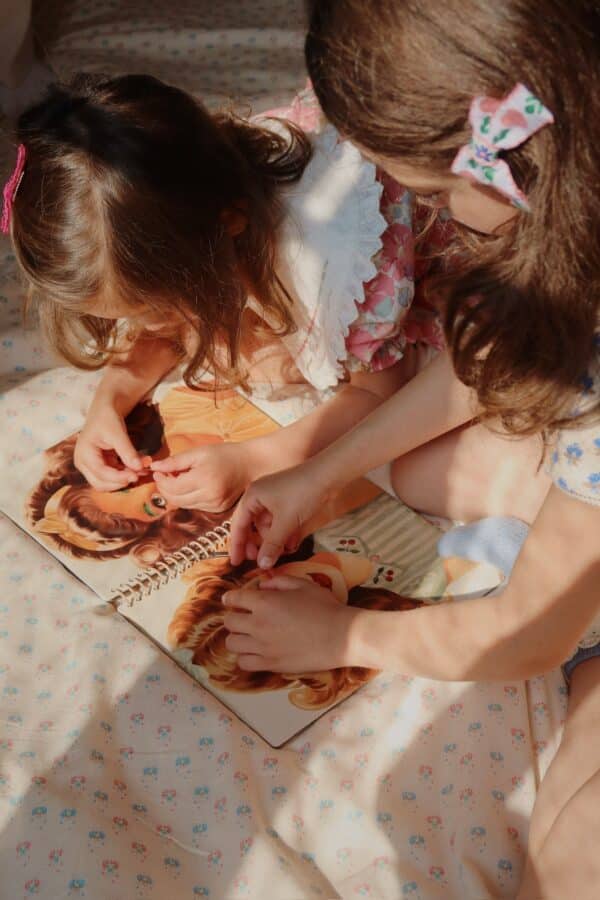 Konges Sløjd Glam Me Up Sticker Book Blush