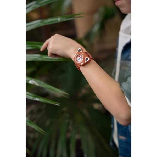 Mava Mava 'Slap' Horloge Rode Panda 4262451435244 SEPT25-jpmdam Kleding & Accessoires Accessoires Horloges Wijs west