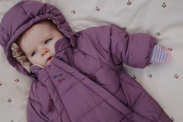 Konges Sløjd Konges Sløjd Alpi Baby Suit Grs Hortensia 5715681081747 Konges AW25 Kleding & Accessoires Jassen  Wijs west