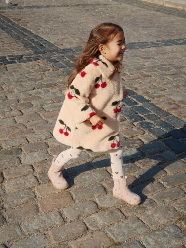 Konges Sløjd Konges Sløjd Fuzzie Coat Grs Ma Grande Cerise 5715681083802 Konges AW25 Kleding & Accessoires Jassen  Wijs west