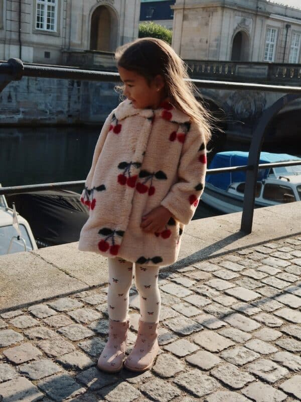 Konges Sløjd Konges Sløjd Fuzzie Coat Grs Ma Grande Cerise 5715681083802 Konges AW25 Kleding & Accessoires Jassen  Wijs west