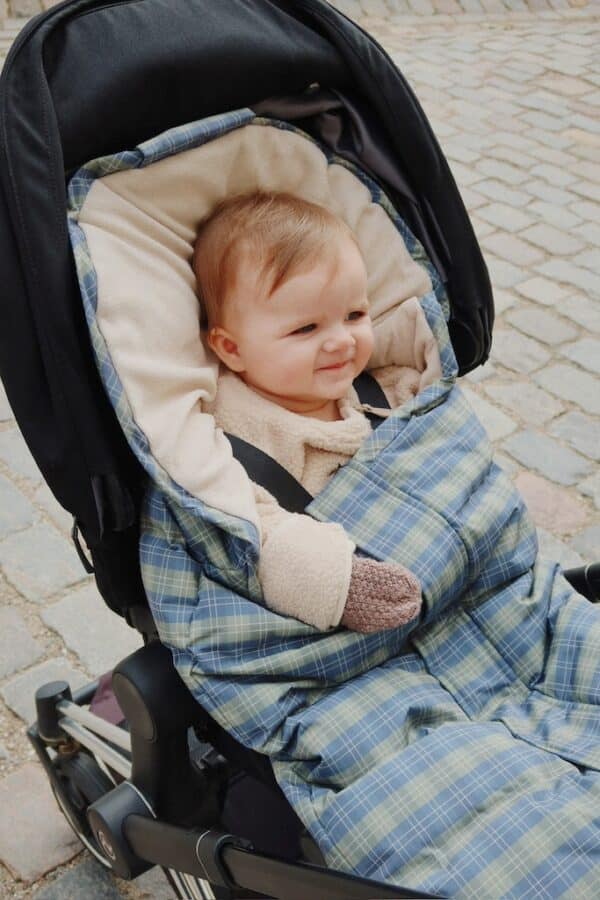 Konges Sløjd Konges Sløjd Fruity Mittens Bunny Brown Melange 5715681083727 Konges AW25 Kleding & Accessoires Accessoires Mutsen & Sjaals Wijs west
