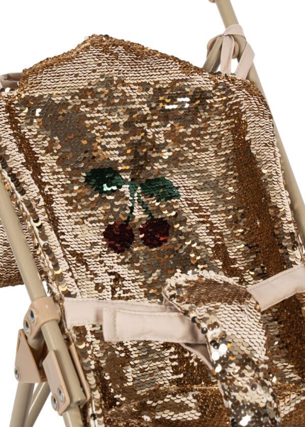 Konges Sløjd Konges Sløjd Sparkly Doll Stroller Cherry 5715681128022 Konges AW25 Speelgoed & Spellen Spelen Poppen Wijs west