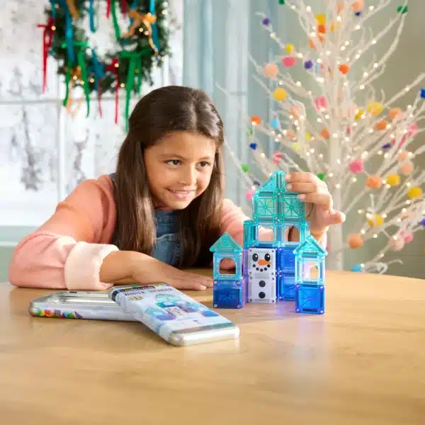 MAGNA-TILES® Winter Wonder 26-piece Travel Set