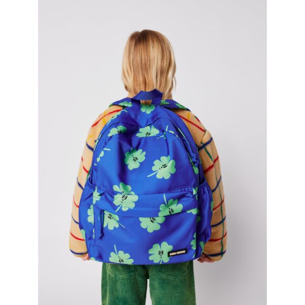 Bobo Choses Bobo Choses Clover All Over School Bag Blue 8445782342030 AW25 Bobo Kleding & Accessoires Tassen & Rugzakken  Wijs west