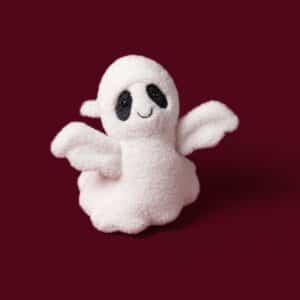 Jellycat Knuffel Ghost Bob detailfoto 1 op bordeauxrode achtergrond