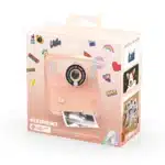 Roze Mob Pixiprint instant camera met smileyprint en een net geprinte zwart-witfoto die uit de camera komt