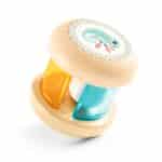 Djeco houten babyrammelaar BabyMix in pastelkleuren met doorschijnende platen – in hout met gele en blauwe platen