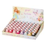 Souza kindernagellak op waterbasis in een display vol flesjes in pastel en glitterkleuren met elfjes