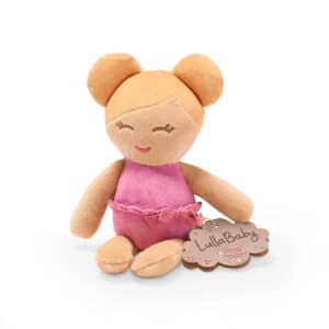 Zachte badpop met blonde knotjes en paars badpakje met LullaBaby-label